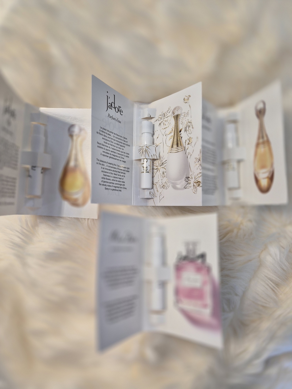 Dior J'adore Perfume Sample Set - White & Gold - Picture 2 of 7